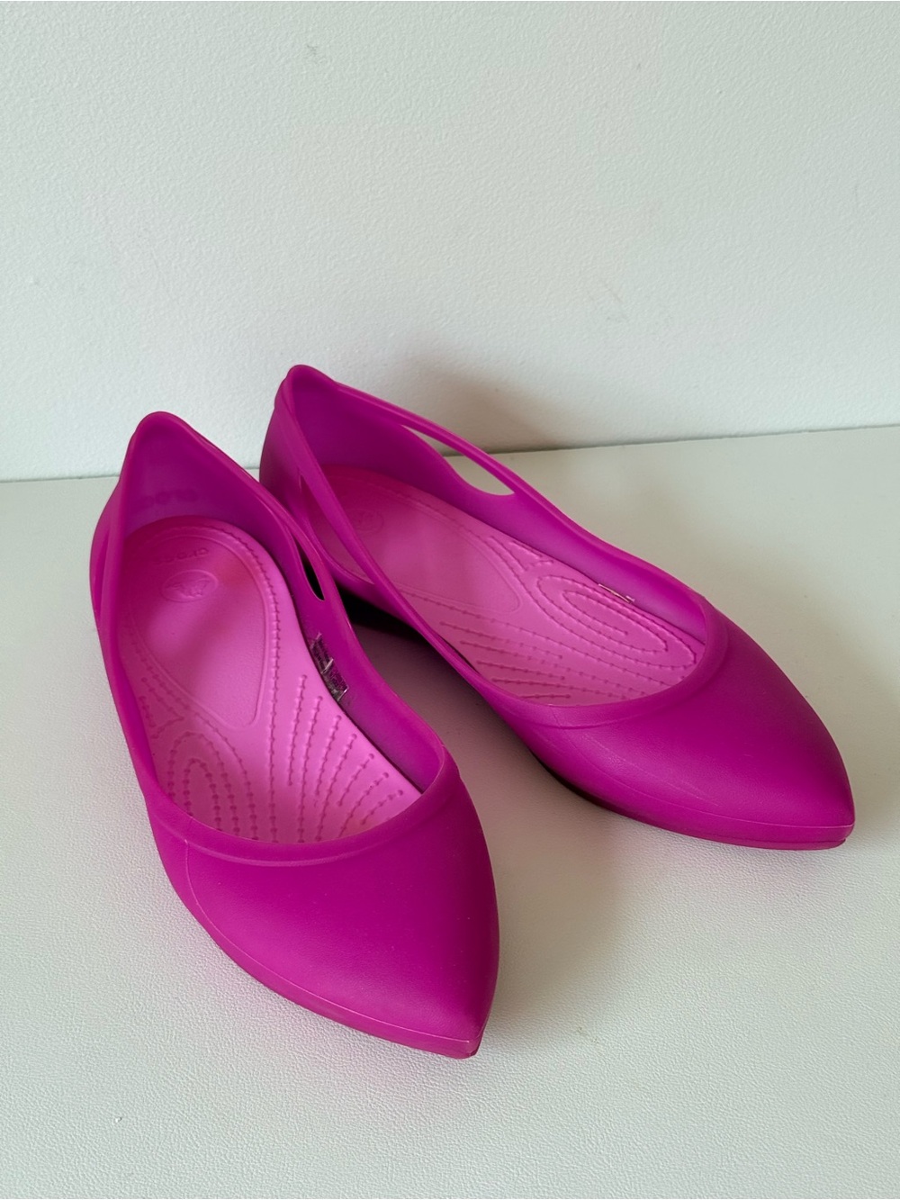 CROCS RIO Cut-Out Jelly Pointed-Toe Jelly Flat Hot Pink 6